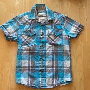 Boys Short Sleeve Button Down shirt-Size Small (8)